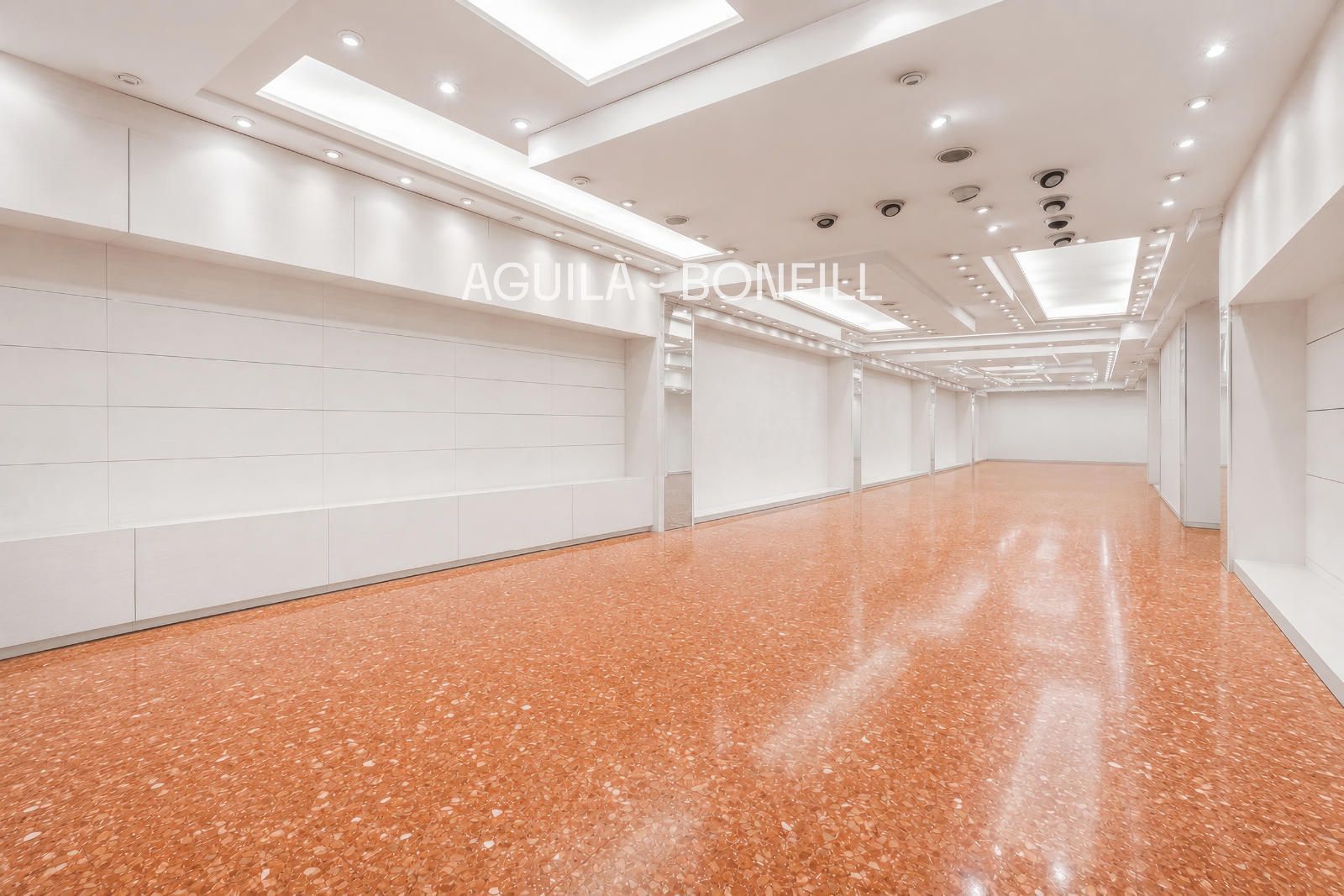 Local Comercial en lloguer a Barcelona (Eixample)