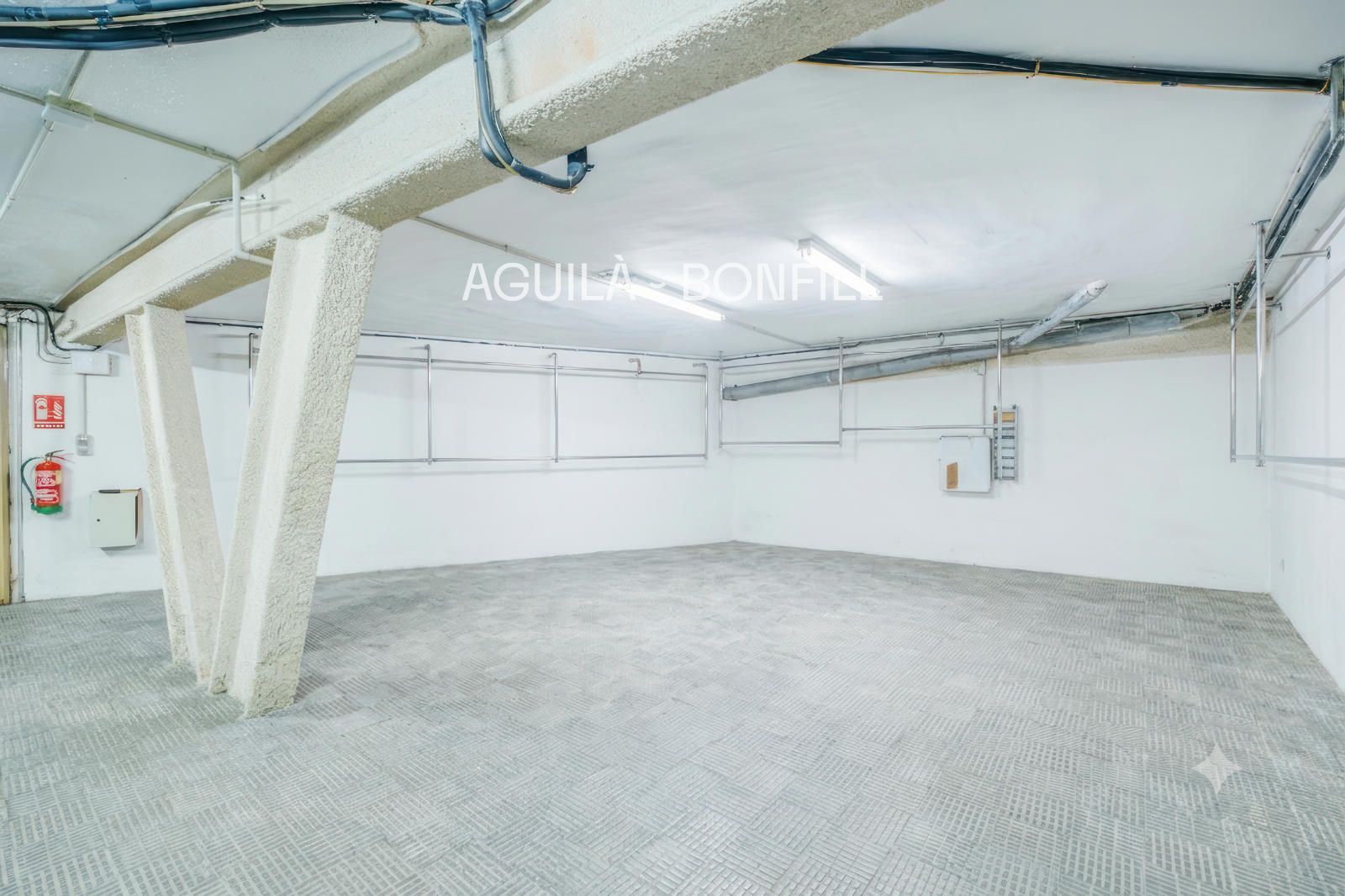 Local Comercial en lloguer a Barcelona (Eixample)