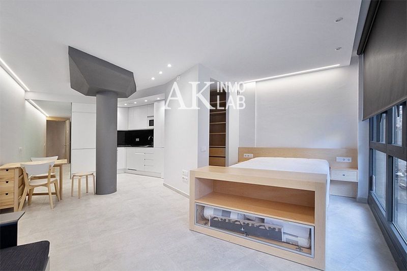 Piso en alquiler Barcelona. Ref: 1084. AK InmoLab