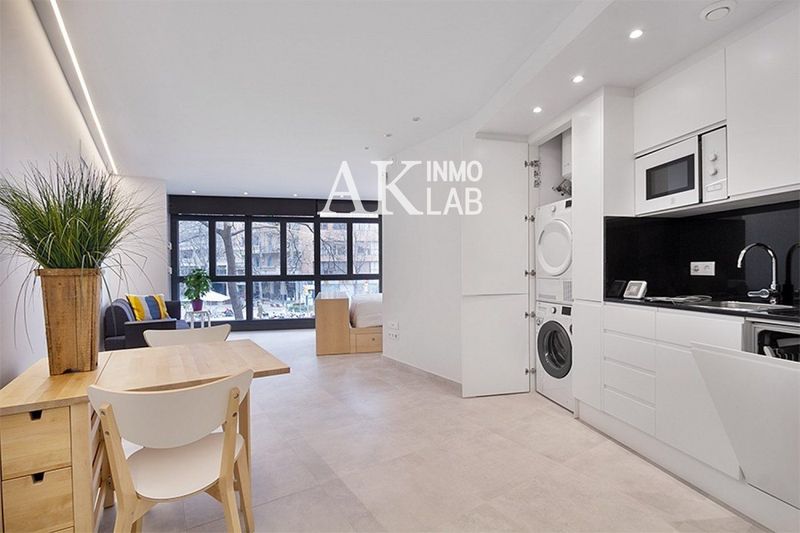 Piso en alquiler Barcelona. Ref: 1085. AK InmoLab