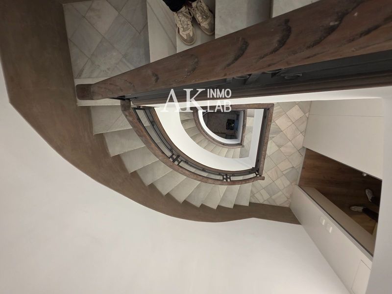 Dúplex en venta Barcelona. Ref: 1483. AK InmoLab (Ventas) & AK-BCN (Alquiler)