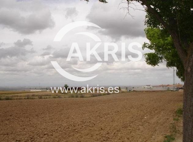 Parcela en venta Bargas, Toledo. Ref: 11411. Inmobiliaria Akris