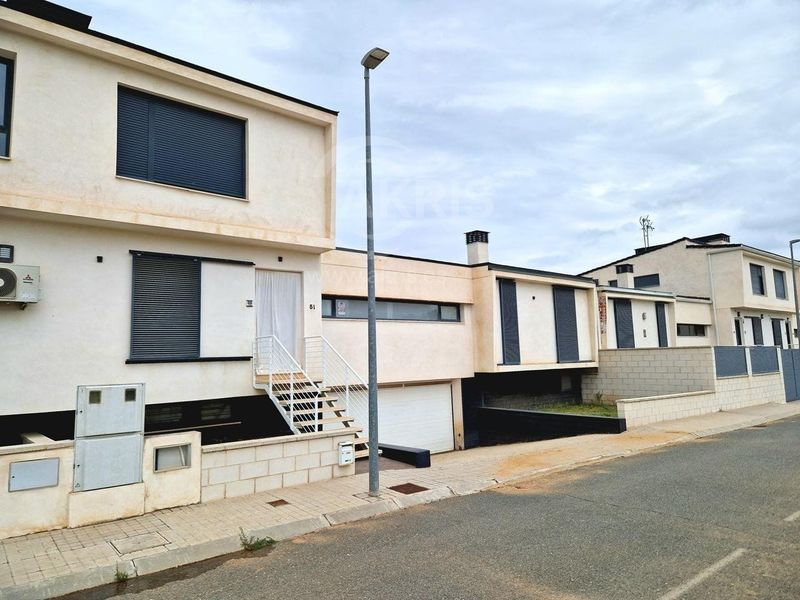 Chalet Independiente en venta Burguillos De Toledo, Toledo. Ref: 13280. Inmobiliaria Akris