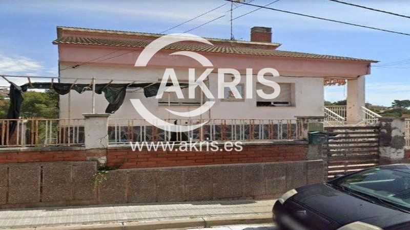 Chalet Independiente en venta Rubí, Barcelona. Ref: 1426. Inmobiliaria Akris