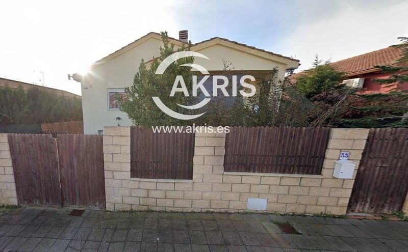 Chalet Independiente en venta Burguillos De Toledo, Toledo. Ref: 14263. Inmobiliaria Akris