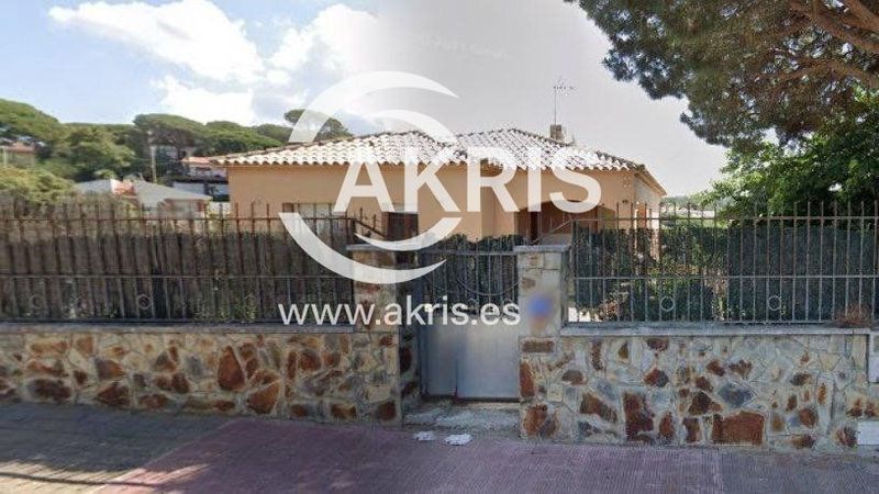 Chalet Independiente en venta Dosrius, Barcelona. Ref: 1428. Inmobiliaria Akris