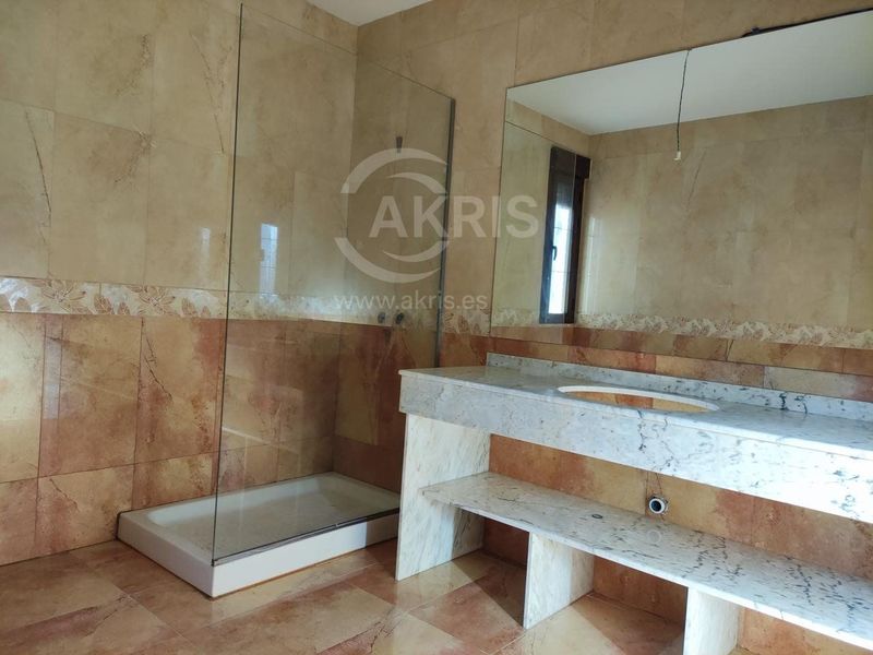 Villa Indipendenti in vendita Layos, Toledo. Ref: 15122. Inmobiliaria Akris