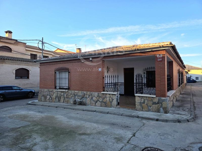 Chalet Independiente en venta Santa Olalla, Toledo. Ref: 15138. Inmobiliaria Akris