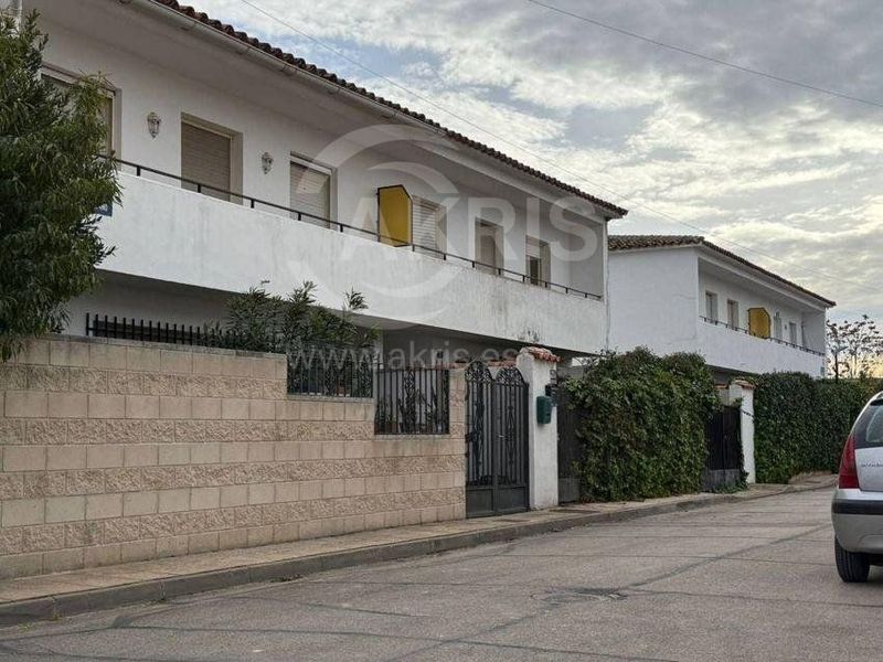 Chalet Independiente en venta Lillo, Toledo. Ref: 15305. Inmobiliaria Akris