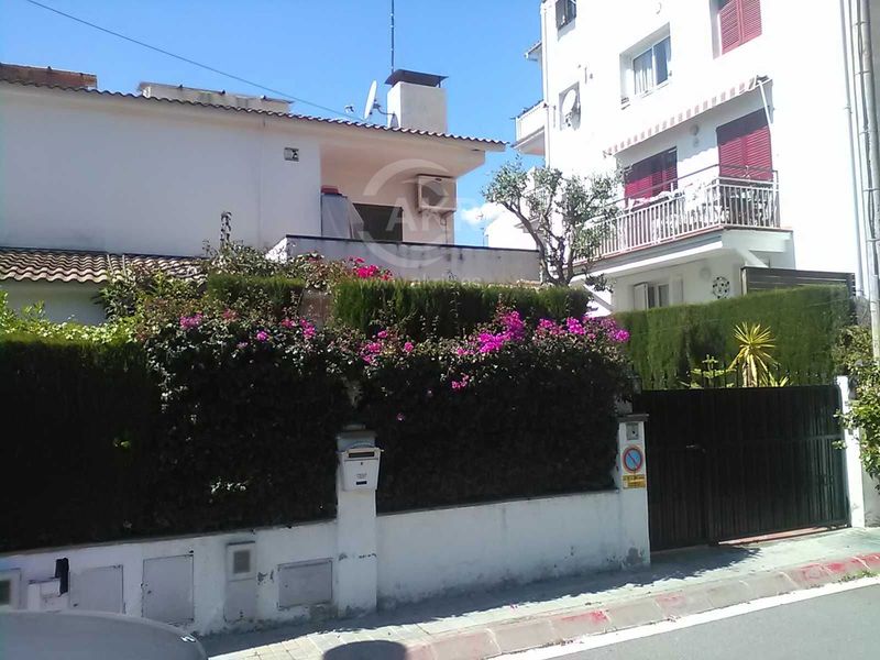 Freistehende Villa zu verkaufen Premiá de Mar, Barcelona. Ref: 15474. Inmobiliaria Akris