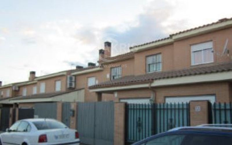 Adosado en venta Barcience, Toledo. Ref: 15575. Inmobiliaria Akris