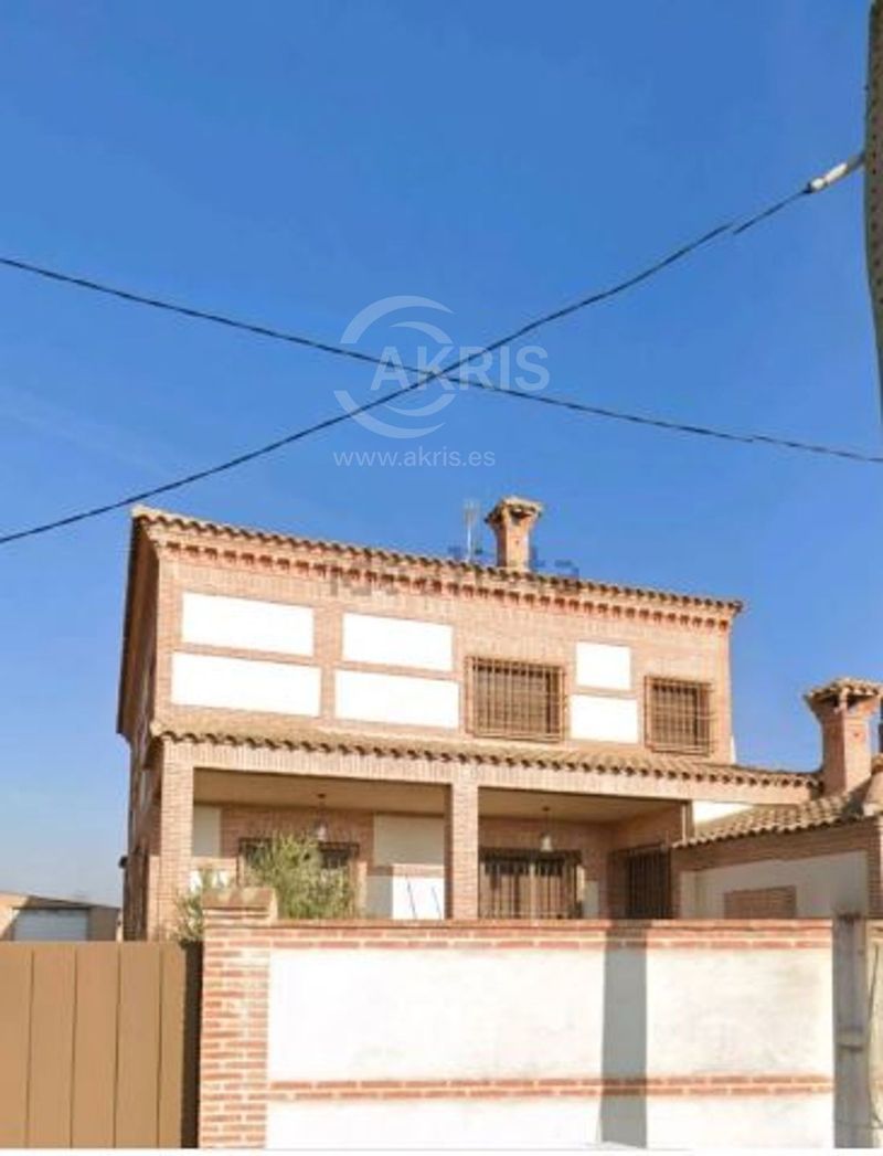 Casa en venta Camarenilla, Toledo. Ref: 15596. Inmobiliaria Akris