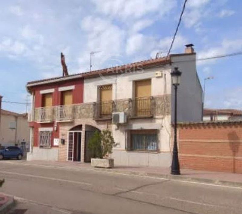Casa en venta Cazalegas, Toledo. Ref: 15607. Inmobiliaria Akris