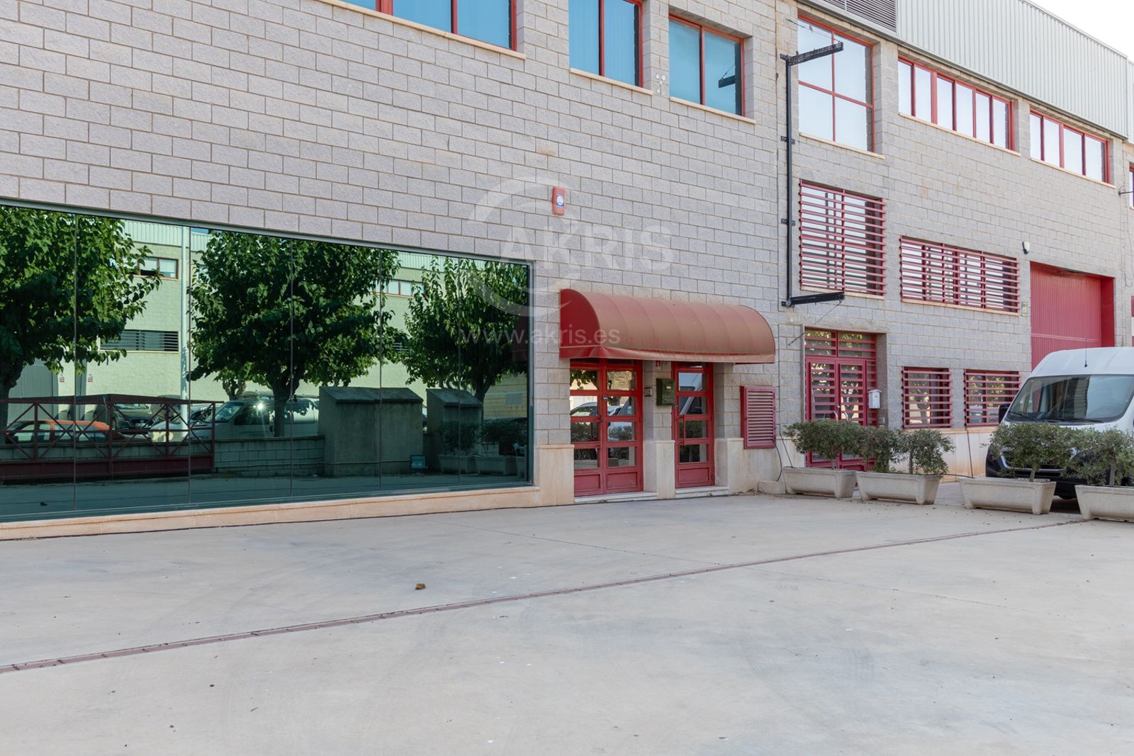 Nave industrial de 706 m² en Elche