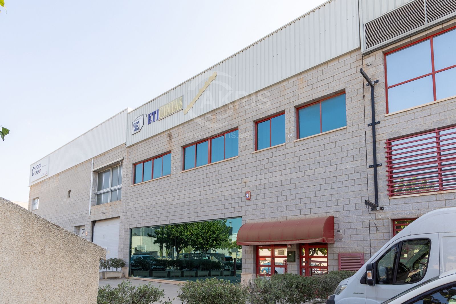 Fachada - Nave industrial de 706 m² en Elche