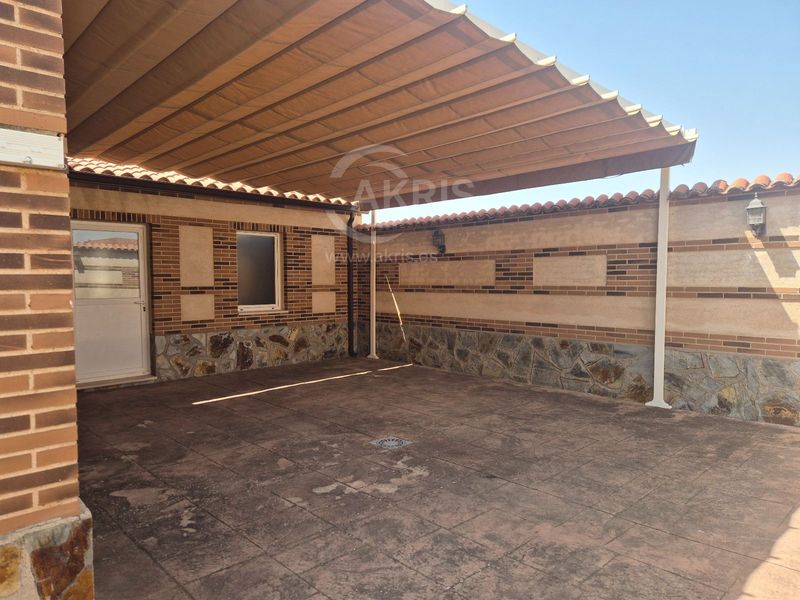 Chalet Pareado en venta Mocejon, Toledo. Ref: 15657. Inmobiliaria Akris