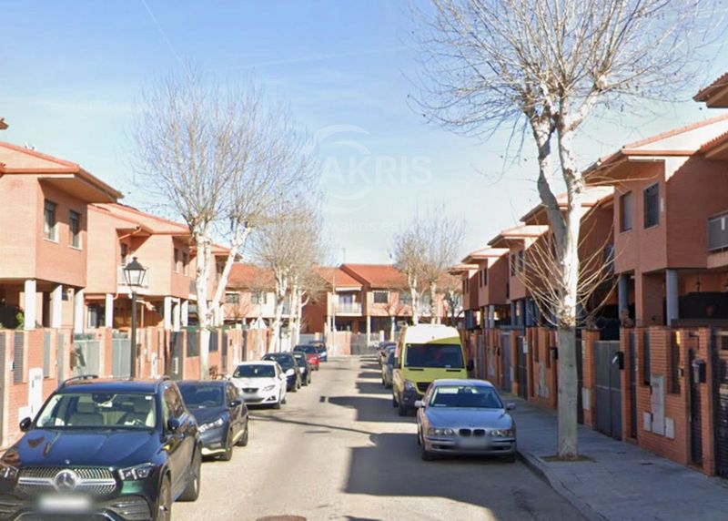 Casa Geminada à venda Seseña, Toledo. Ref: 15672. Inmobiliaria Akris