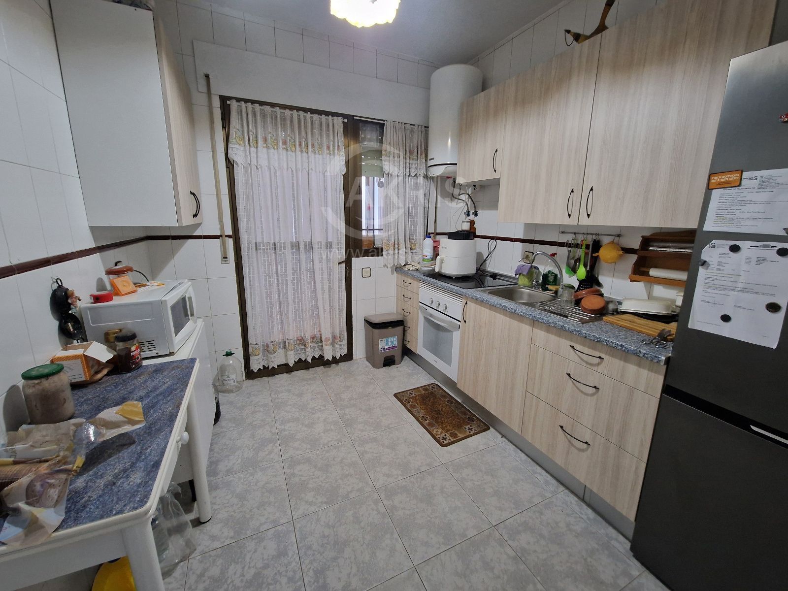 Casa amueblada con patio y 4 dormitorios en Mocejón – ¡Lista para entrar a vivir!