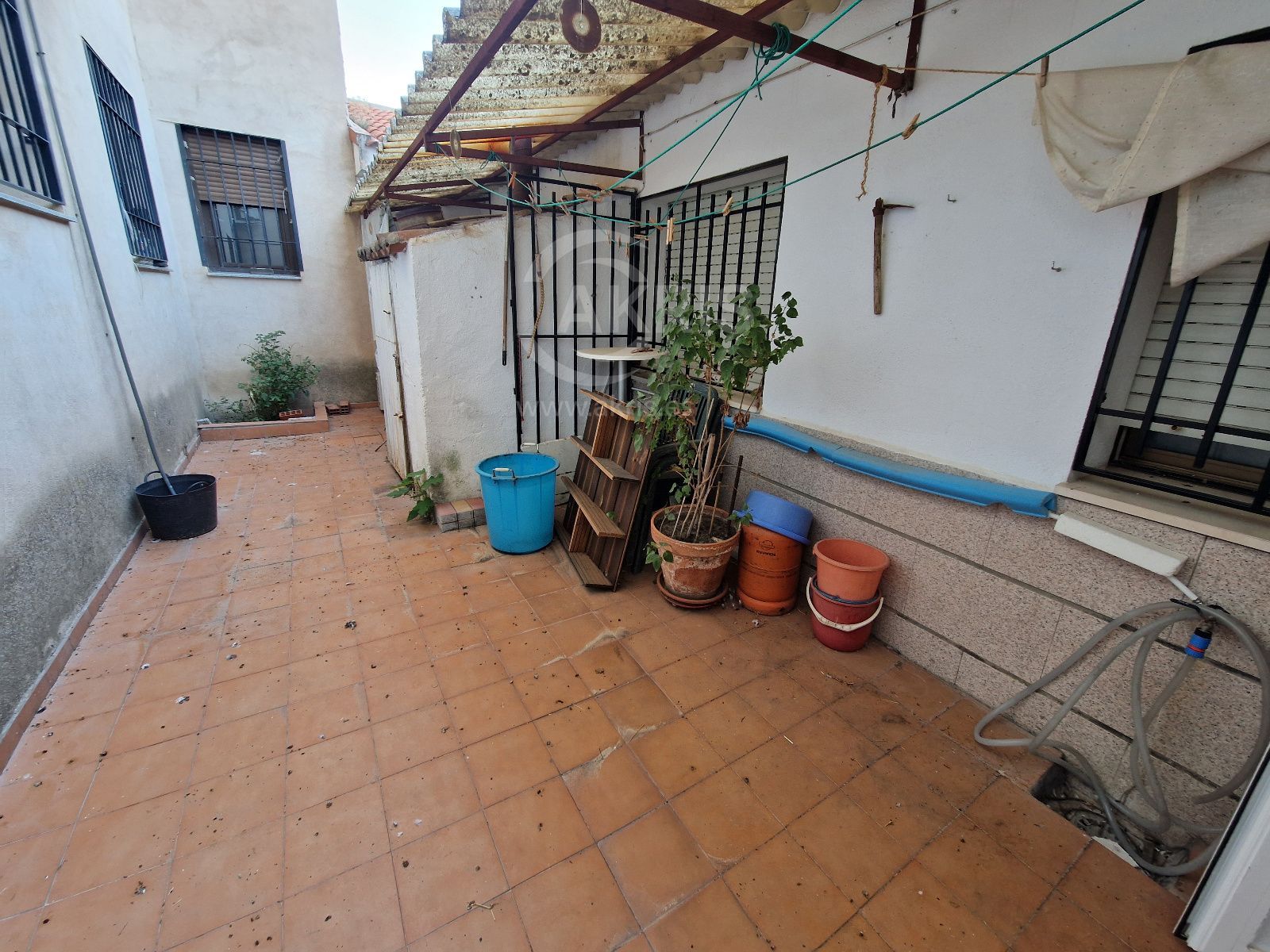 Casa amueblada con patio y 4 dormitorios en Mocejón – ¡Lista para entrar a vivir!