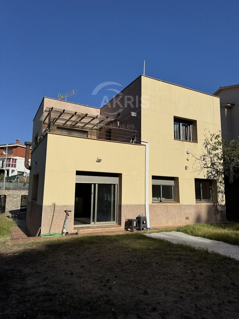 Maison de Ville en vente Lloret de Mar, Girona. Ref: 15826. Inmobiliaria Akris