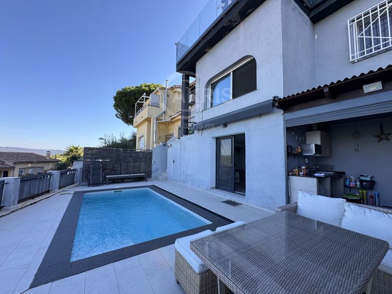 Maison de ville en vente Blanes, Girona. Ref: 15827. Inmobiliaria Akris