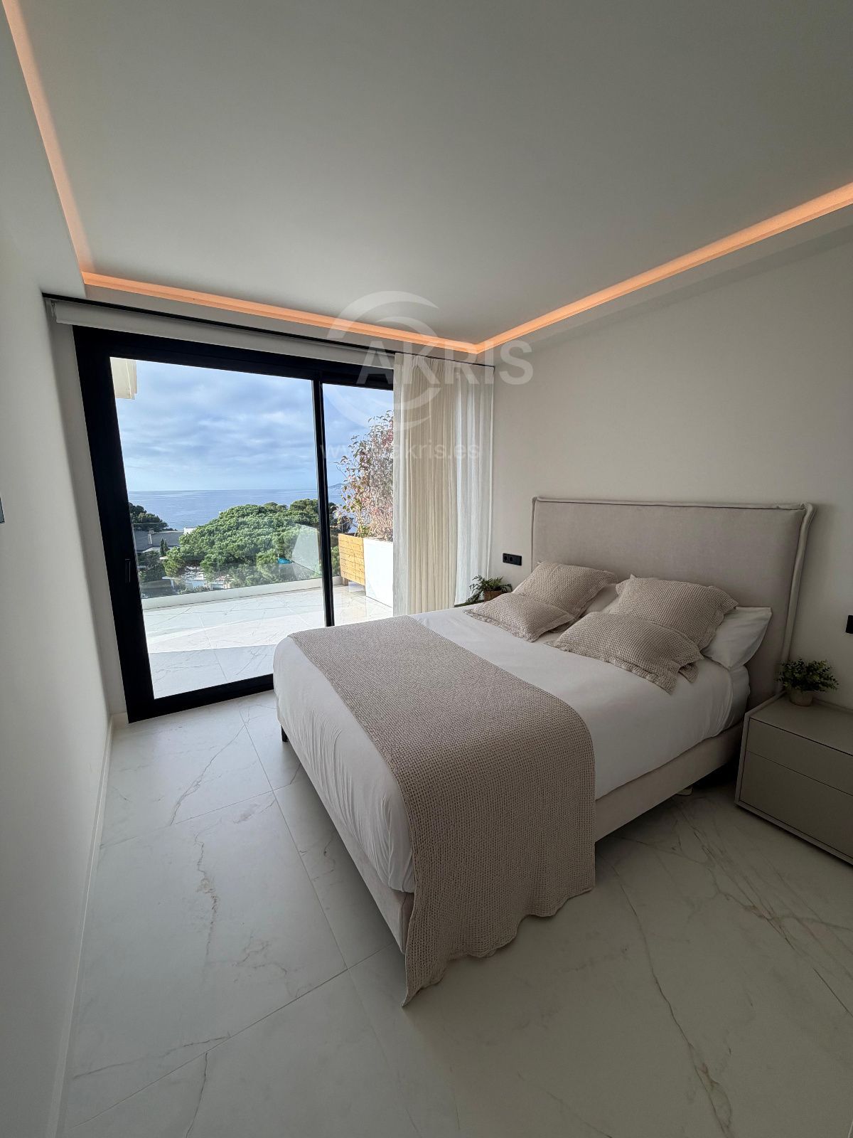 Villa reformada con vistas al mar en Port Salvi - Foto 5