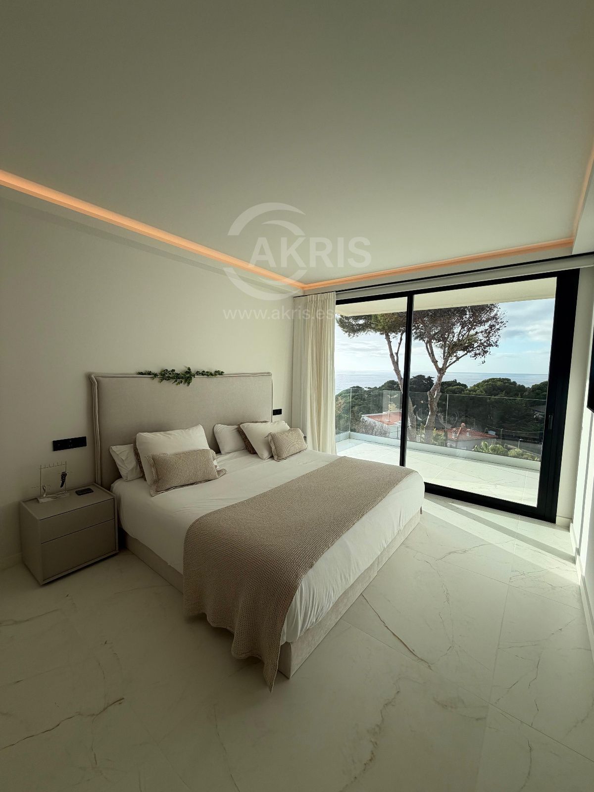 Villa reformada con vistas al mar en Port Salvi - Foto 11