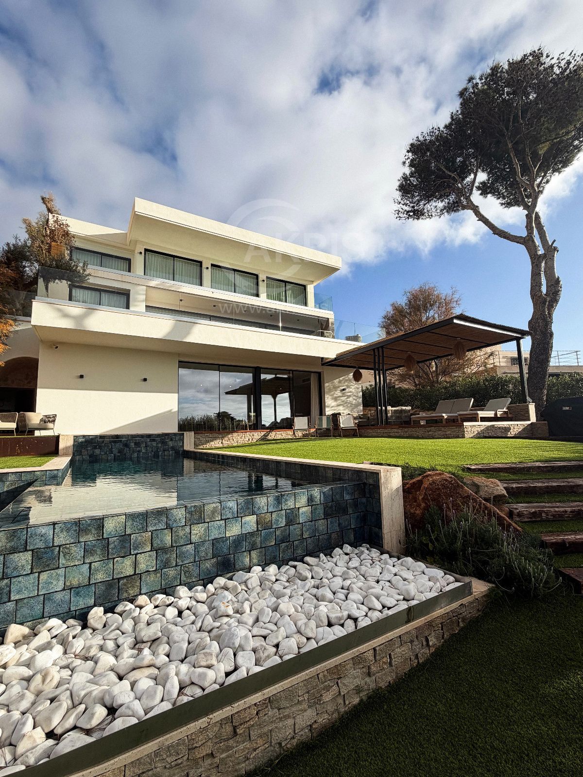 Villa reformada con vistas al mar en Port Salvi - Foto 1