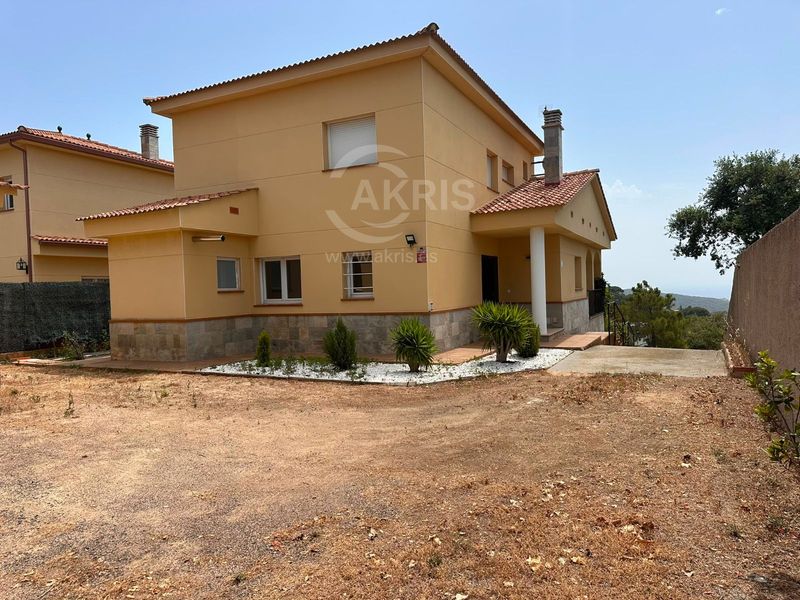Maison de Ville en vente Lloret de Mar, Girona. Ref: 15849. Inmobiliaria Akris