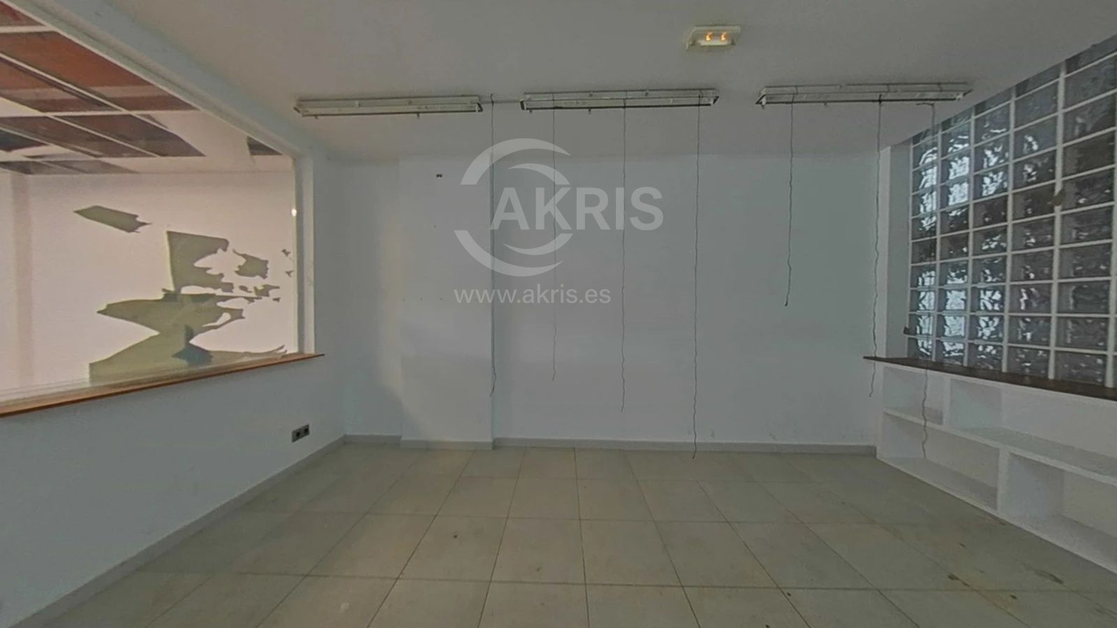 Chalet adosado en venta en calle Emporda - Blanes - Foto 4