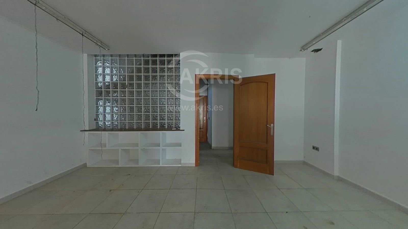 Chalet adosado en venta en calle Emporda - Blanes - Foto 5