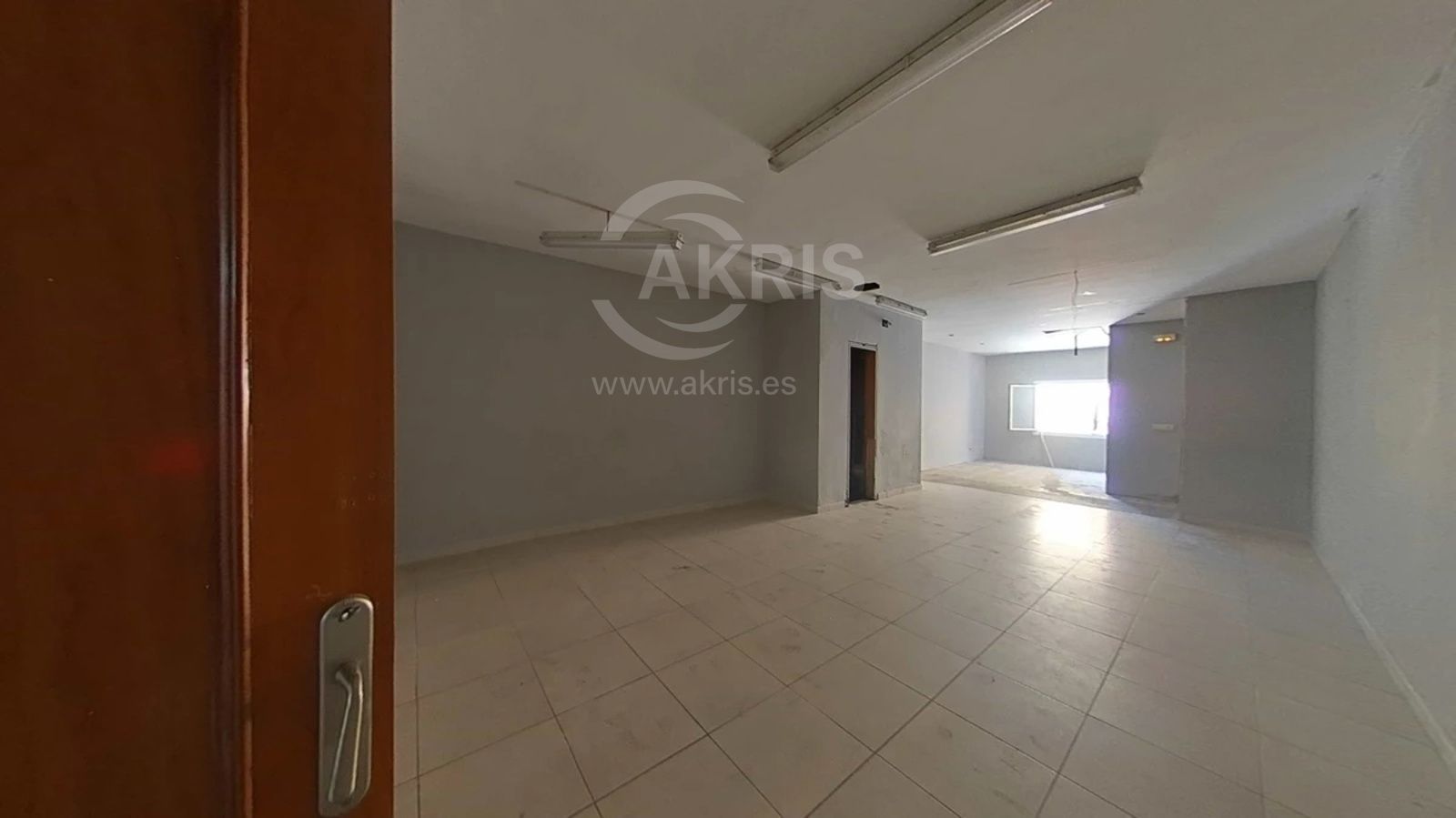 Chalet adosado en venta en calle Emporda - Blanes - Foto 14