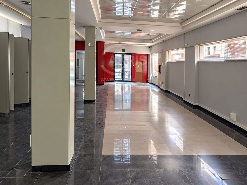 Locaux en vente San Bizenti-Barakaldo, Vizcaya. Ref: 15870. Inmobiliaria Akris
