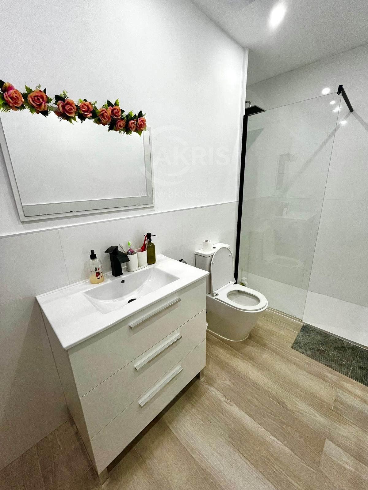 Piso reformado en excelente ubicación - Foto 3