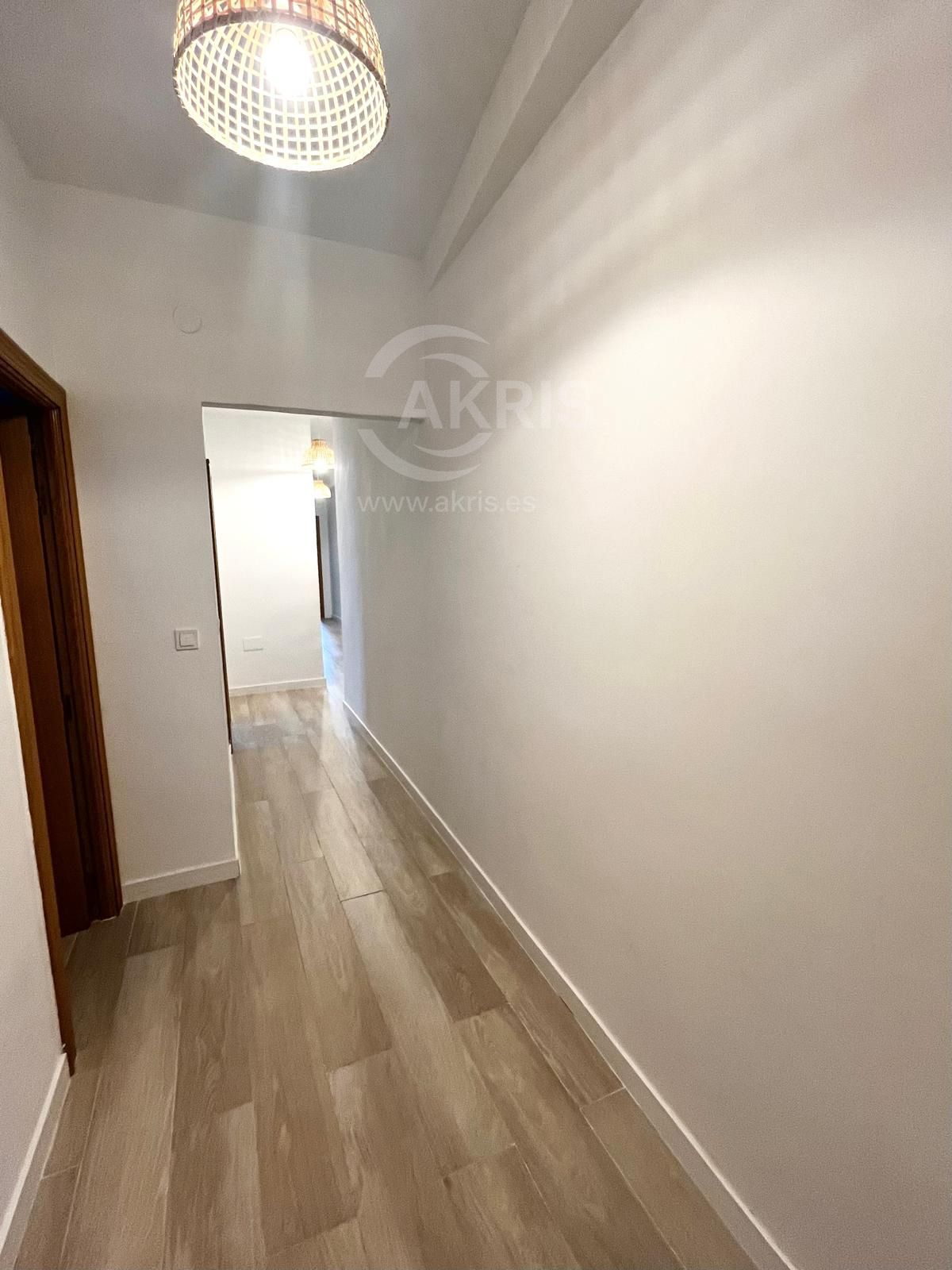 Piso reformado en excelente ubicación - Foto 8