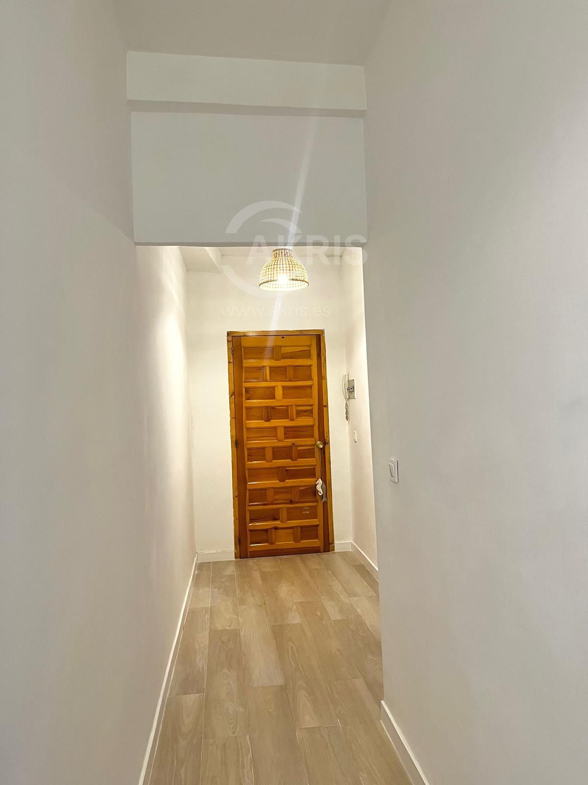 Piso reformado en excelente ubicación - Foto 10