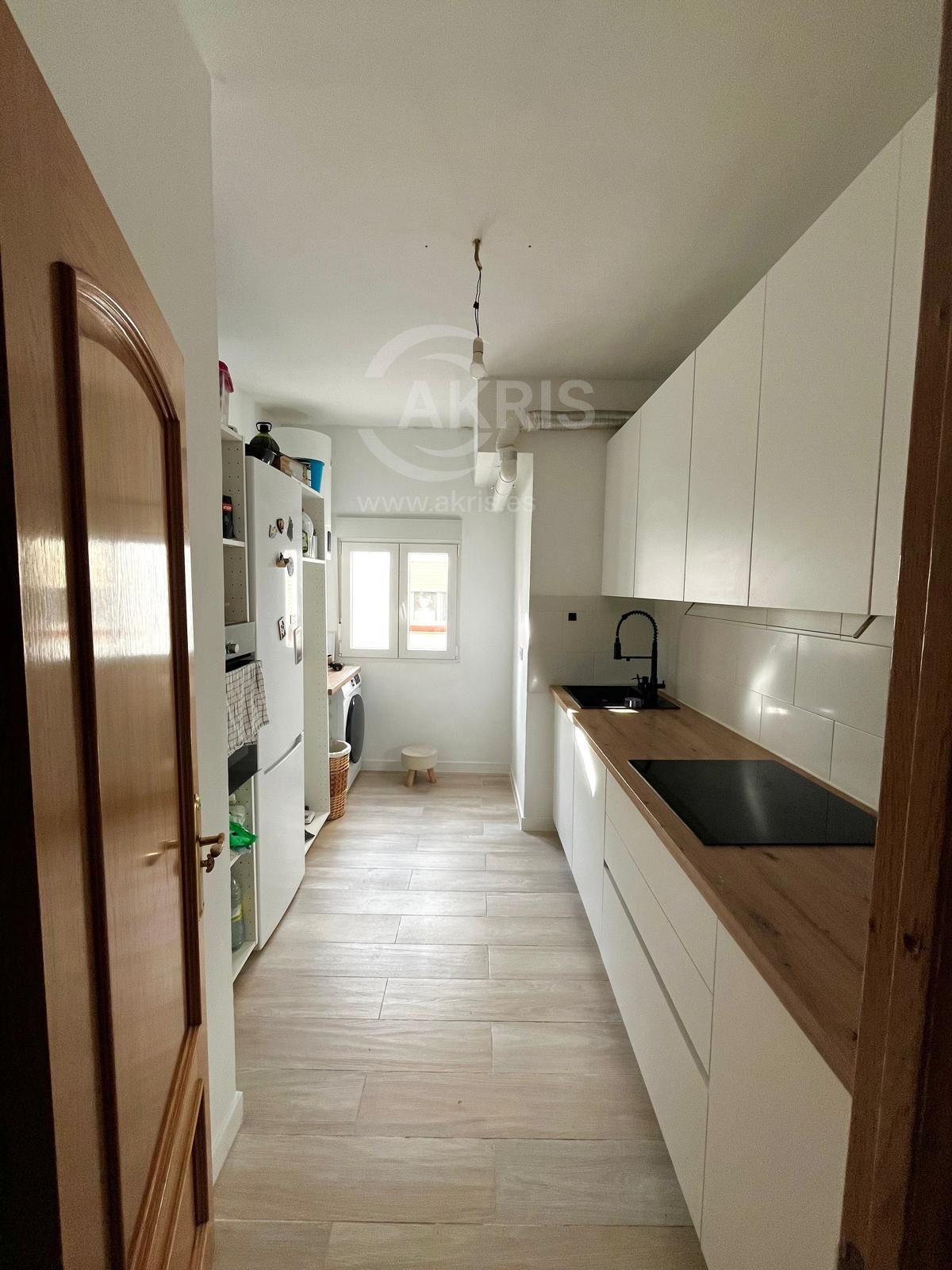 Piso reformado en excelente ubicación - Foto 5