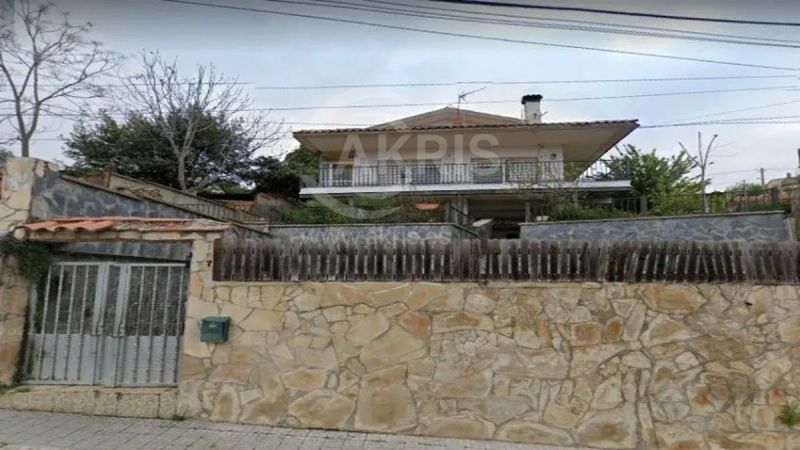 Chalet Independiente en venta Rubí, Barcelona. Ref: 1646. Inmobiliaria Akris