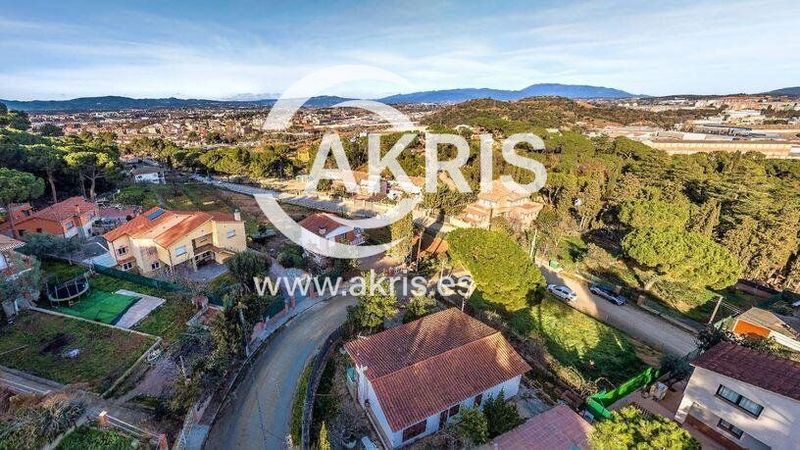 Chalet Independiente en venta Montornès del Vallès, Barcelona. Ref: 1703. Inmobiliaria Akris