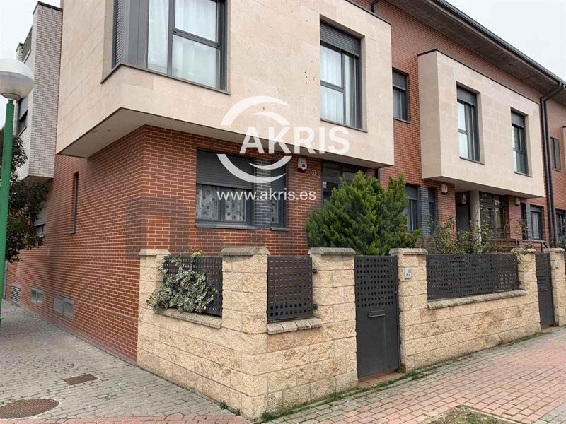 Chalet Independiente en venta Burgos. Ref: 2467. Inmobiliaria Akris