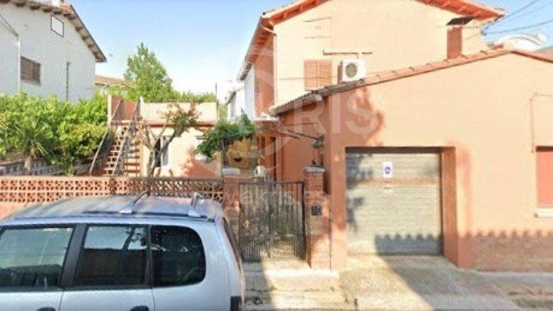 Piso en venta Vidreres, Girona. Ref: 2476. Inmobiliaria Akris