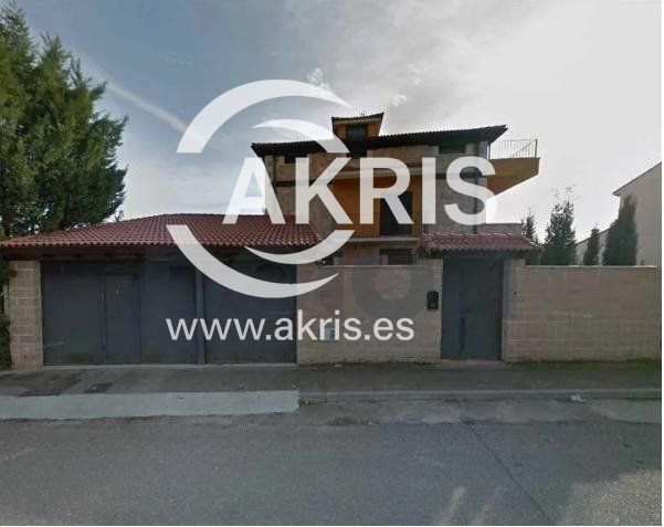 Chalet Independiente en venta Fresnillo De Las Dueñas, Burgos. Ref: 2543. Inmobiliaria Akris