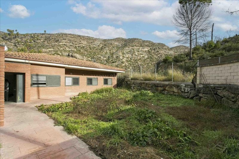 Villa Indipendenti in vendita Barcelona. Ref: 2690. Inmobiliaria Akris
