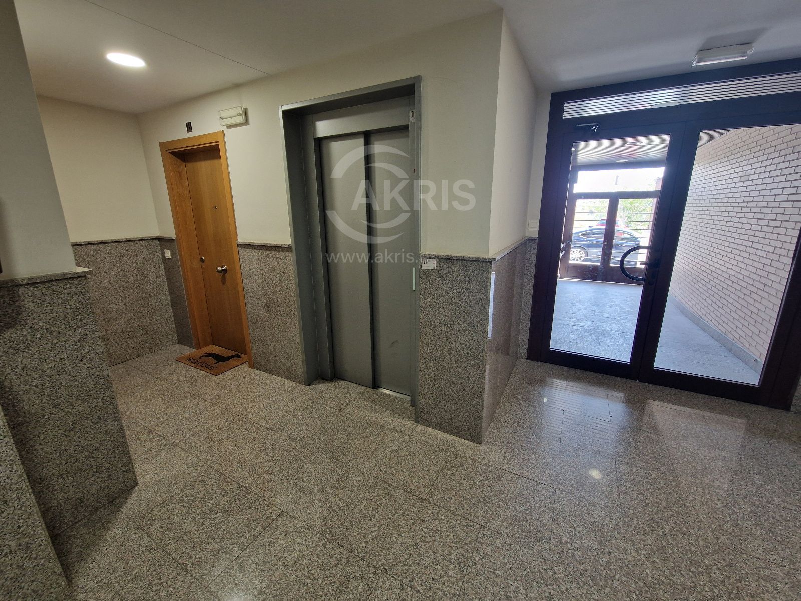 Luminoso piso de 94m² con garaje junto al hospital de las 3 culturas– Totalmente amueblado