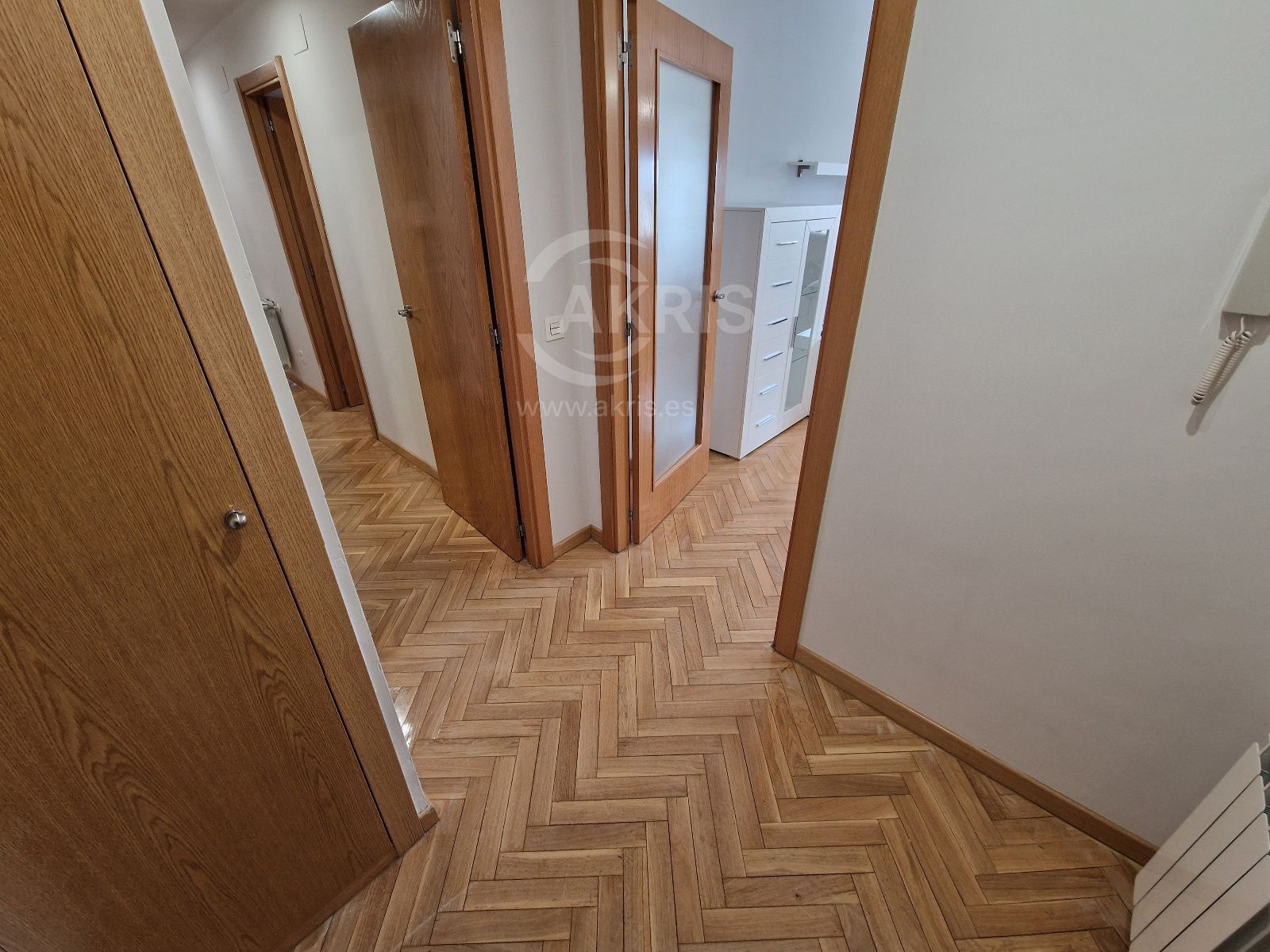 Luminoso piso de 94m² con garaje junto al hospital de las 3 culturas– Totalmente amueblado