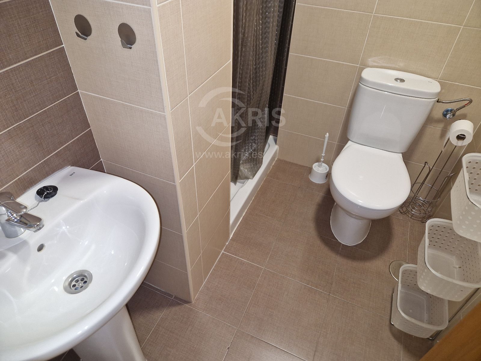 Luminoso piso de 94m² con garaje junto al hospital de las 3 culturas– Totalmente amueblado