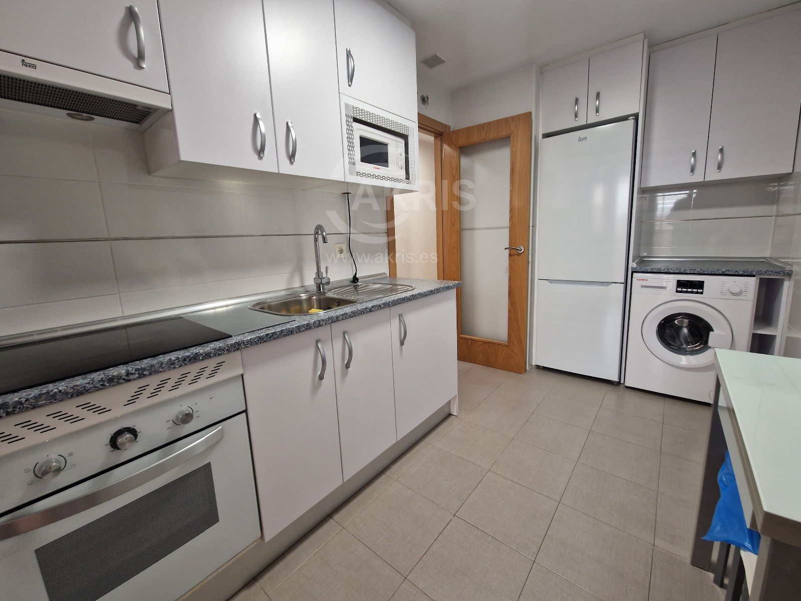 Luminoso piso de 94m² con garaje junto al hospital de las 3 culturas– Totalmente amueblado