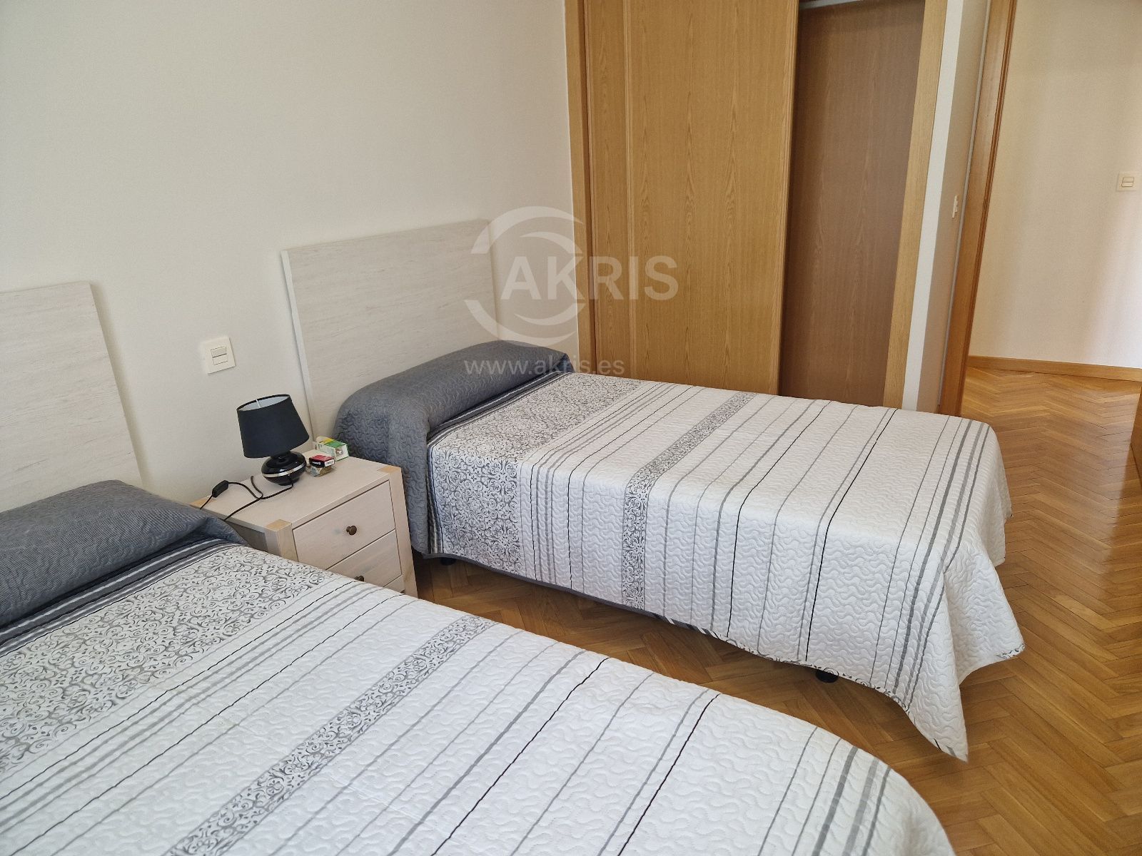 Luminoso piso de 94m² con garaje junto al hospital de las 3 culturas– Totalmente amueblado