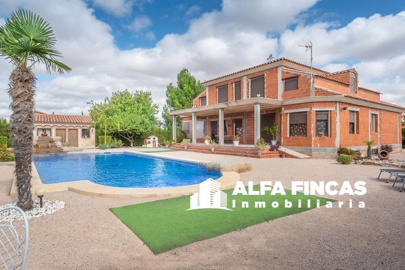 Chalet Independiente en venta Villarrobledo, Albacete. Ref: 1030. ALFA FINCAS