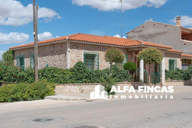 Chalet Independiente en venta San Clemente, Cuenca. Ref: 1158. ALFA FINCAS